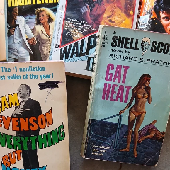 Vintage Spy and Thriller Paperback Book Collection - Picture 5 of 5